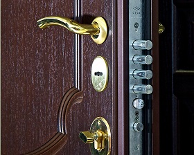 Замена замка на металлической двери Legran в Ставрополе